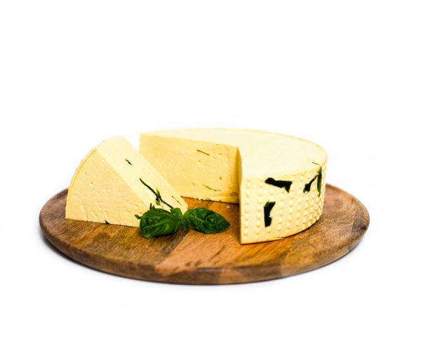bazsalikomos sajt